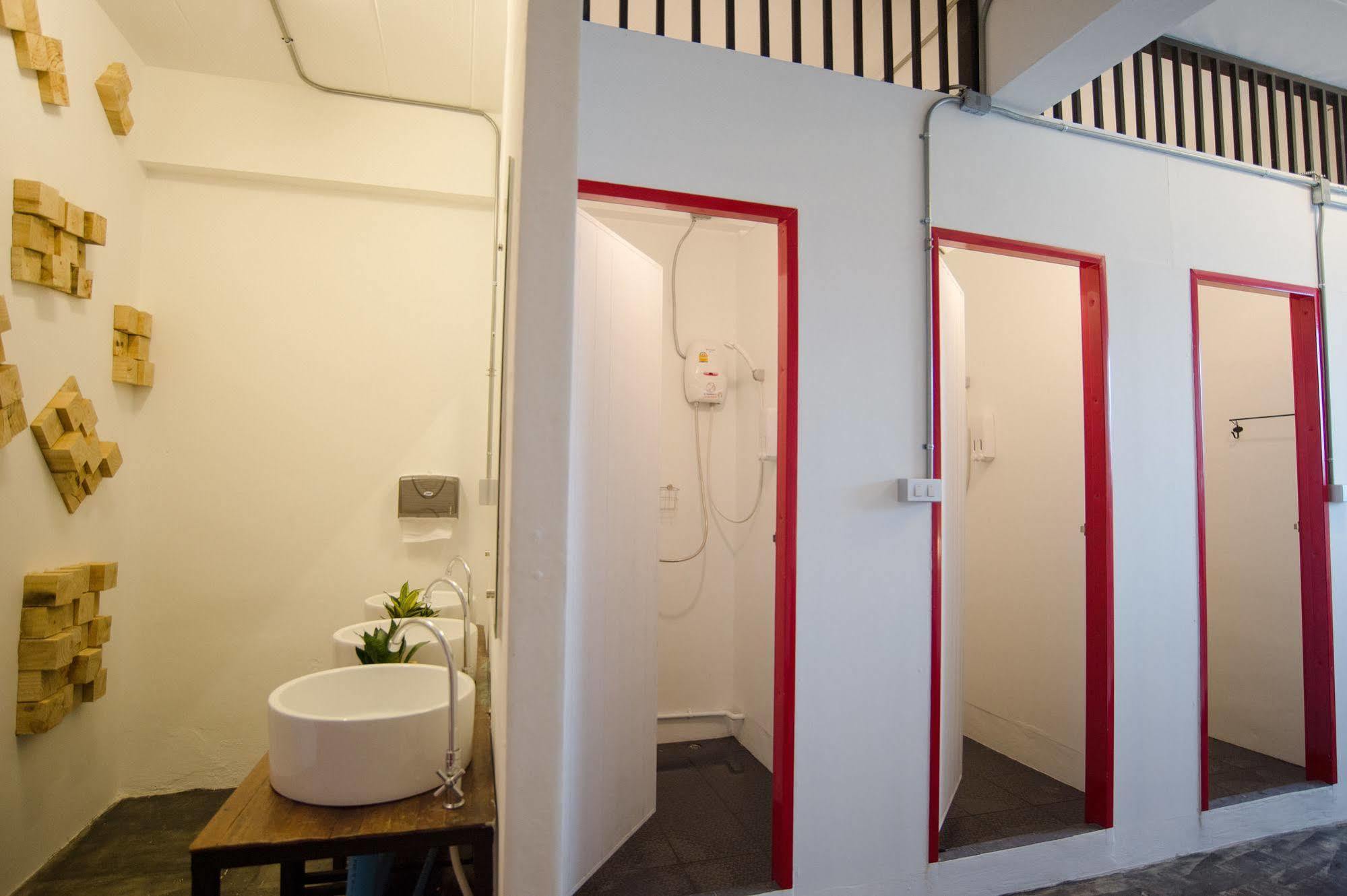 Allsum Hostel Ayutthaya Bagian luar foto