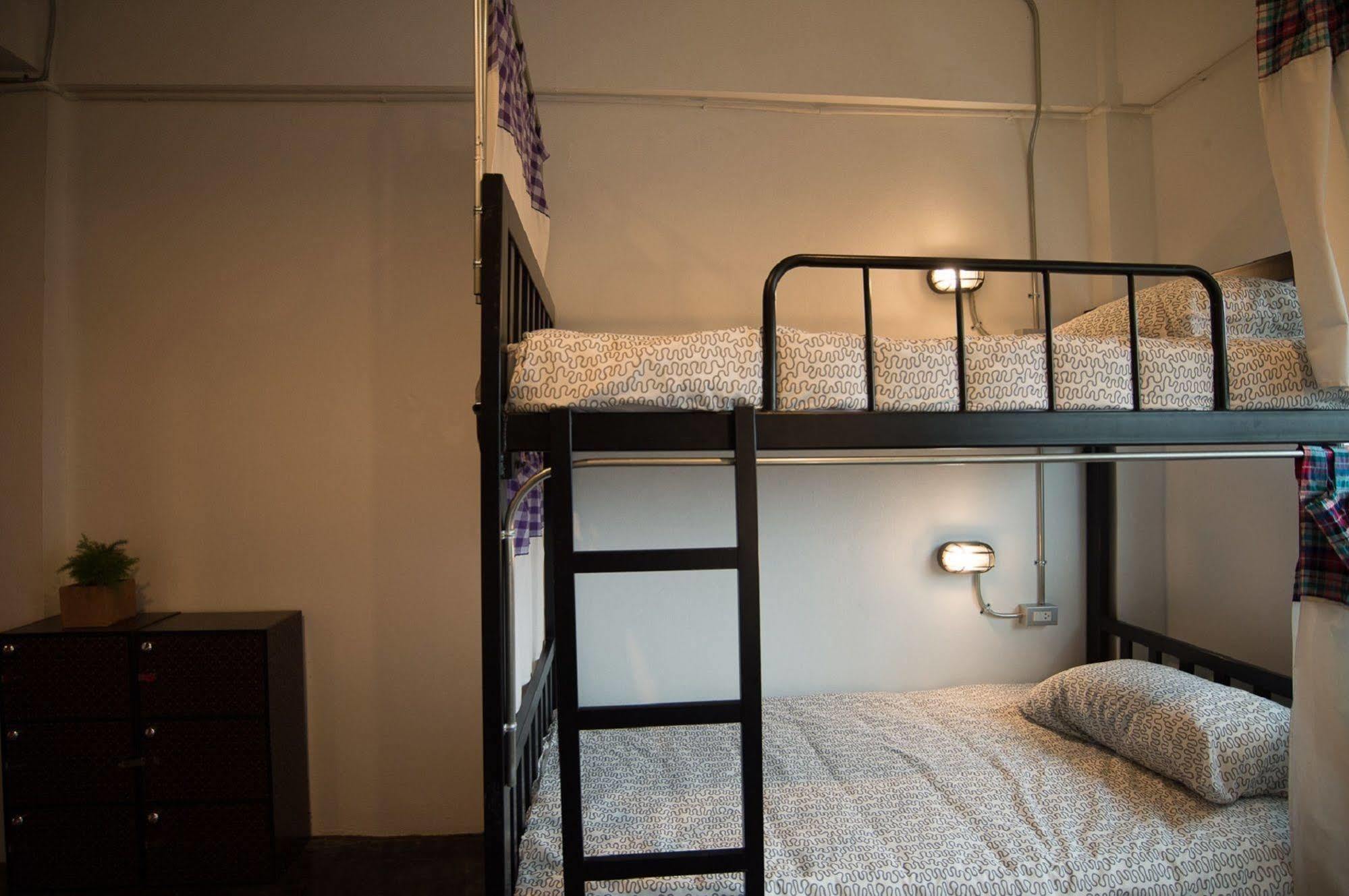 Allsum Hostel Ayutthaya Bagian luar foto